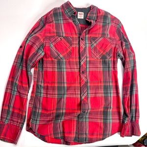 Light worn, super soft and comfy Mossimo Plaid Button-down.